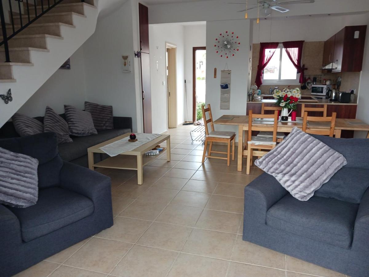 Beautiful 2-Bed House In Mandria Paphos Villa Eksteriør bilde
