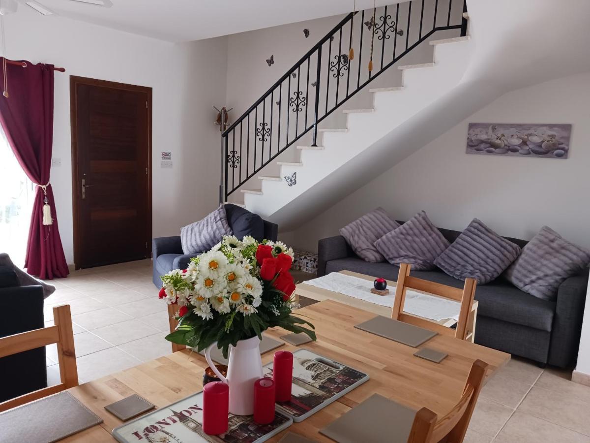 Beautiful 2-Bed House In Mandria Paphos Villa Eksteriør bilde