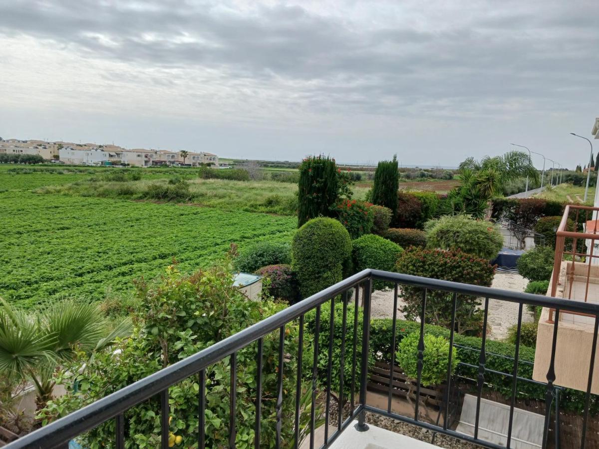 Beautiful 2-Bed House In Mandria Paphos Villa Eksteriør bilde